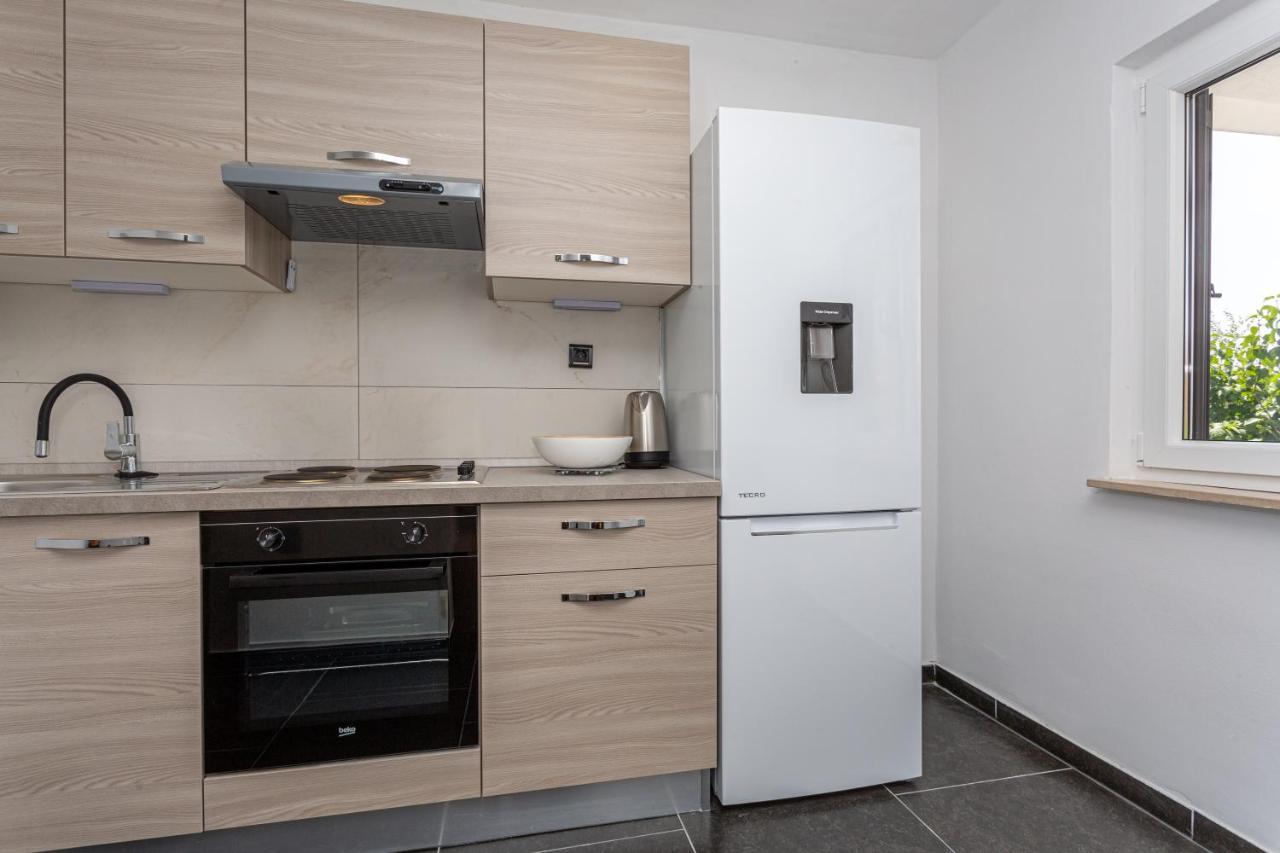 Smiljana Apartments Klimno Exterior photo