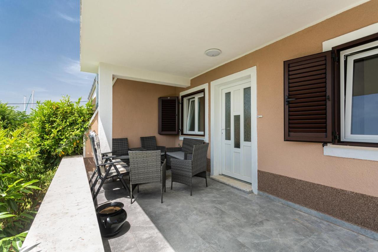 Smiljana Apartments Klimno Exterior photo